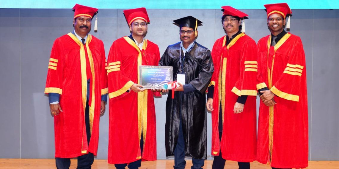 T-Hubలో కె రవికుమార్కు AI గ్రాడ్యుయేషన్ పట్టా ప్రధానం