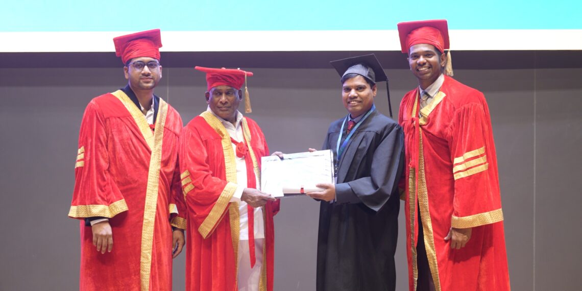 T-Hubలో డా. రాకేష్ పారిపల్లికి AI గ్రాడ్యుయేషన్ పట్టా ప్రధానం