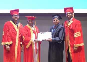 T-Hubలో డా. రాకేష్ పారిపల్లికి AI గ్రాడ్యుయేషన్ పట్టా ప్రధానం