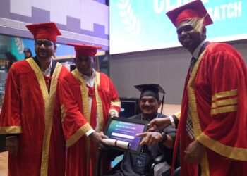 T-Hubలో తోట సంజీవ్‌కు AI గ్రాడ్యుయేషన్ పట్టా ప్రధానం