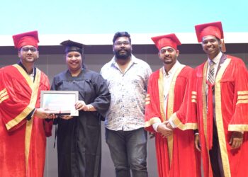 T-Hubలో సముద్రాల గాయత్రికి AI గ్రాడ్యుయేషన్ పట్టా ప్రధానం