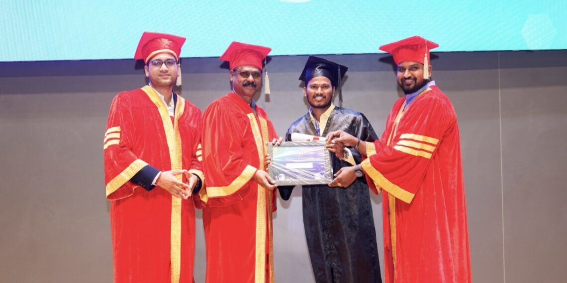 T-Hubలో బాబు దబ్బేటకు AI గ్రాడ్యుయేషన్ పట్టా ప్రధానం