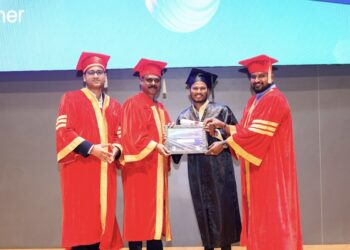 T-Hubలో బాబు దబ్బేటకు AI గ్రాడ్యుయేషన్ పట్టా ప్రధానం