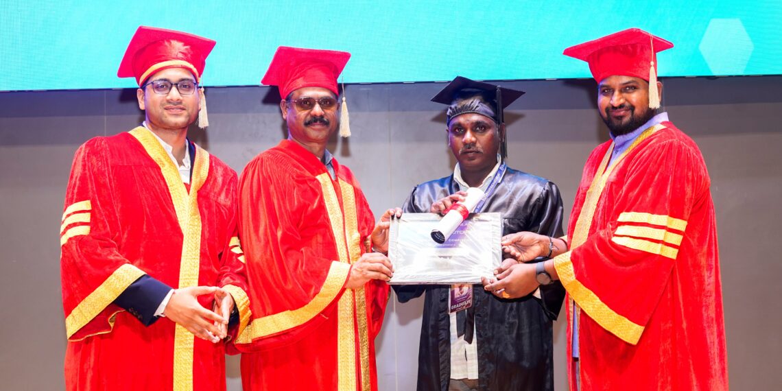 T-Hubలో వల్తాటి లక్ష్మీ నారాయణకు AI గ్రాడ్యుయేషన్ పట్టా ప్రధానం