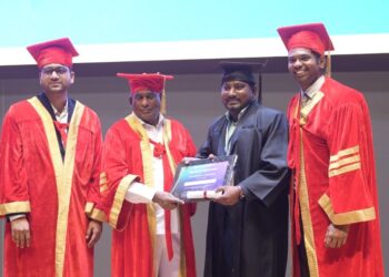 T-Hubలో డా. రాజు అరుముల్లాకు AI గ్రాడ్యుయేషన్ పట్టా ప్రధానం