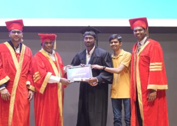 T-Hubలో గిరి ప్రకాశ్‌కు AI గ్రాడ్యుయేషన్ పట్టా ప్రధానం