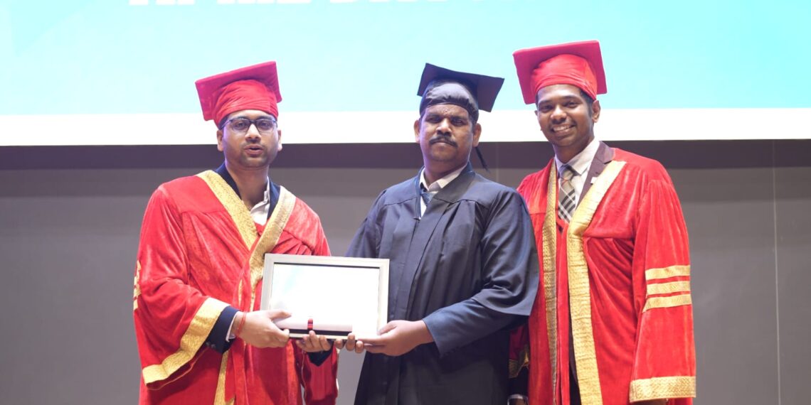 T-Hubలో రామన్ కోల్ రాహుల్కు AI గ్రాడ్యుయేషన్ పట్టా ప్రధానం