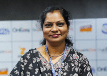 AI ని ఉపయోగిస్తూ టీచింగ్ లో అందరి మన్ననలు పొందుతున్నాను, అదే AI తో పాసివ్ ఇన్ కం కూడా సంపాదించుకోగలుగుతున్నాను.