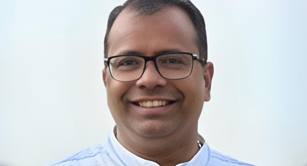 చిట్టీలతో భరోసా.. భీమాతో భద్రత! అనంతుల కిషోర్ కుమార్ ఆర్థిక మార్గదర్శనం