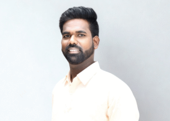 గ్రామ సేవకే అంకితం.. యువతకు ఆదర్శం సురేష్ గోంగా!