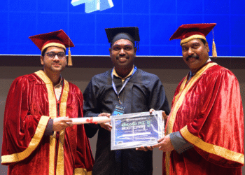 T-Hubలో నవీన్ చారి పోలోజుకు AI గ్రాడ్యుయేషన్ పట్టా ప్రధానం